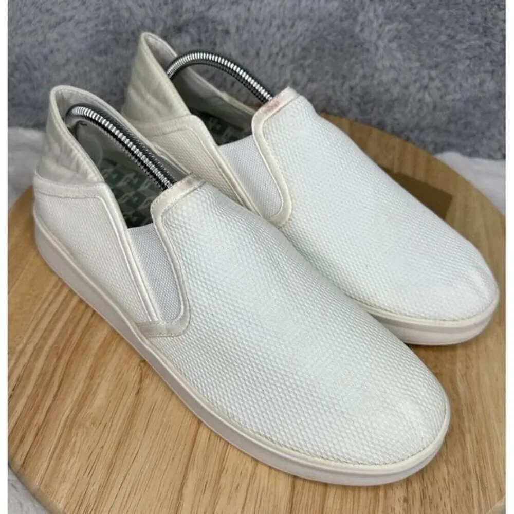 New Olukai Lae'ahi‎ Men Size 11 White/Beige Slip On Lightweight Loafer Shoes